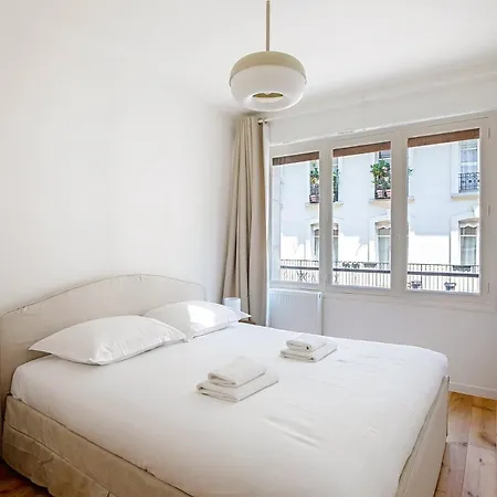 Guestready - Sunlit Elegance With The Eiffel View * Paris