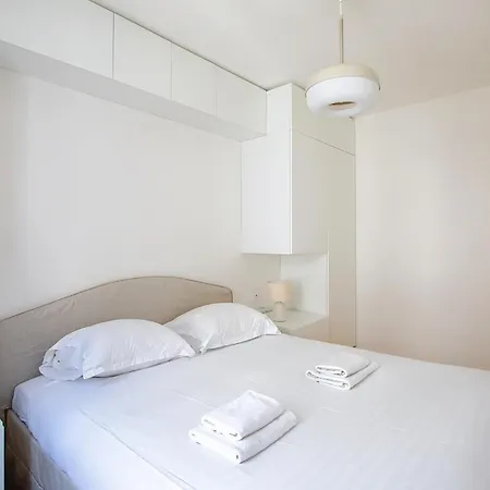 Guestready - Sunlit Elegance With The Eiffel View